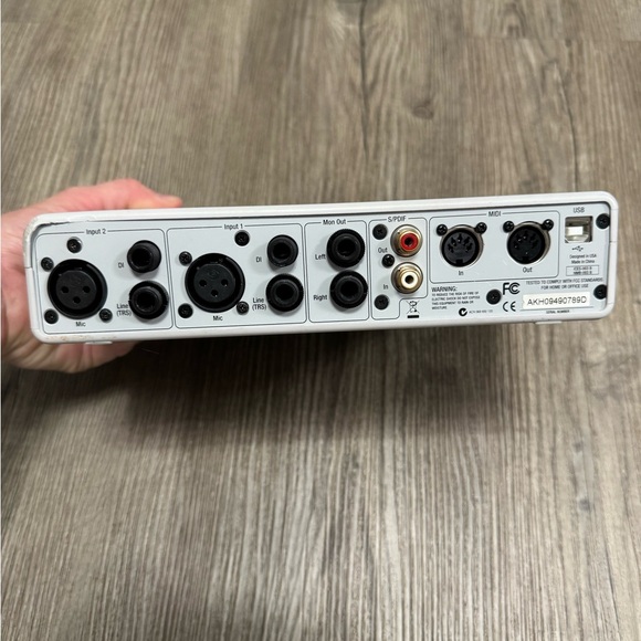 DigiDesign MBox 2 USB Audio Interface (Read) - Picture 7 of 12